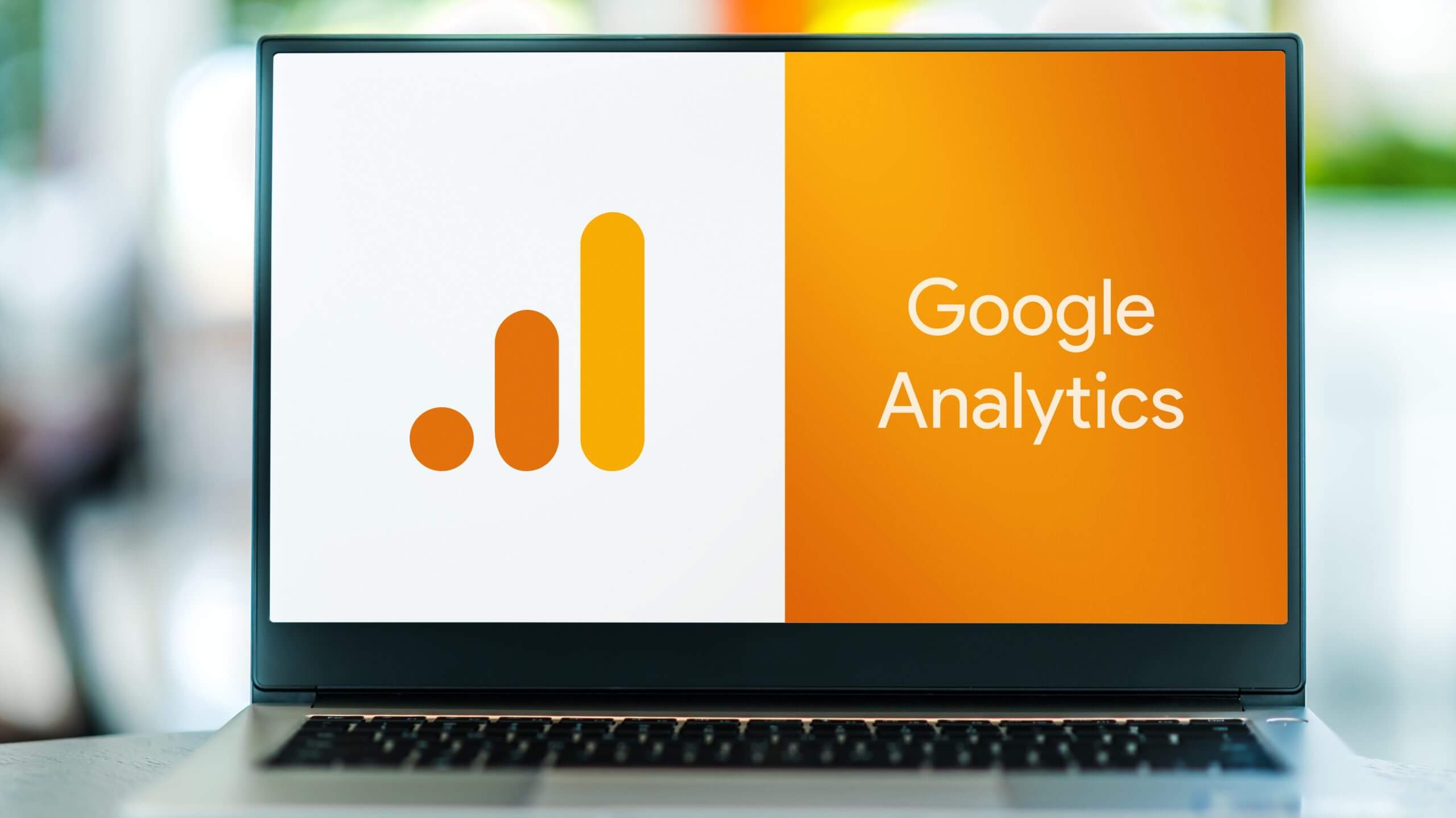 GA4-scaled (1) Computer con Google Analytics 4