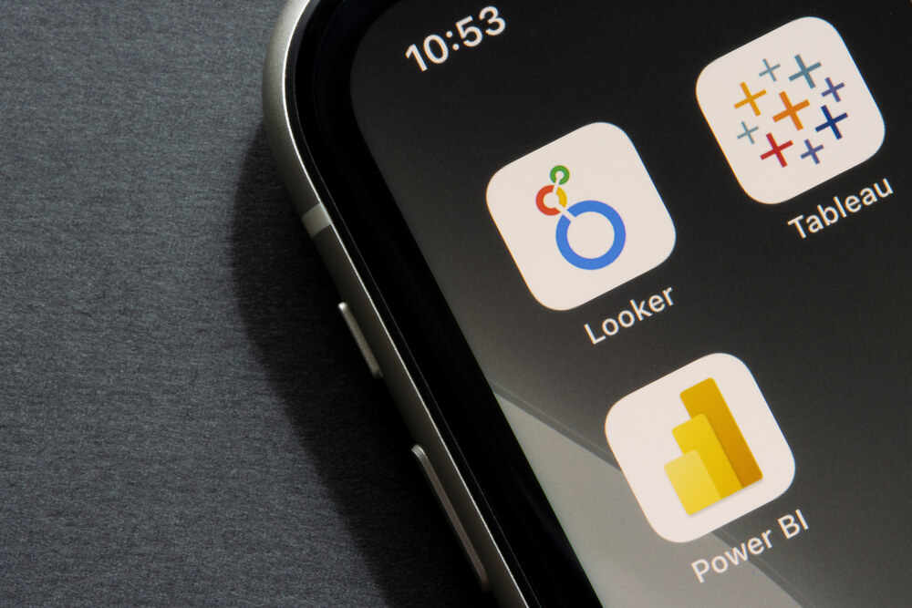 shutterstock_1933432859 icone tableau vs power bi