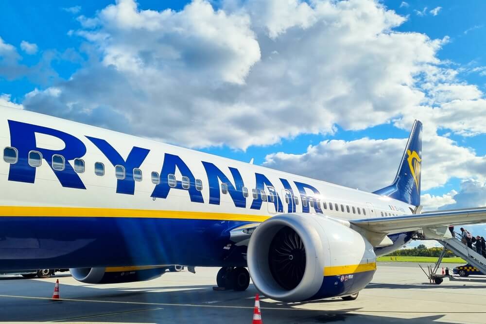 shutterstock_2583780559 aereo ryanair case study sulla strategia di social media di ryanair
