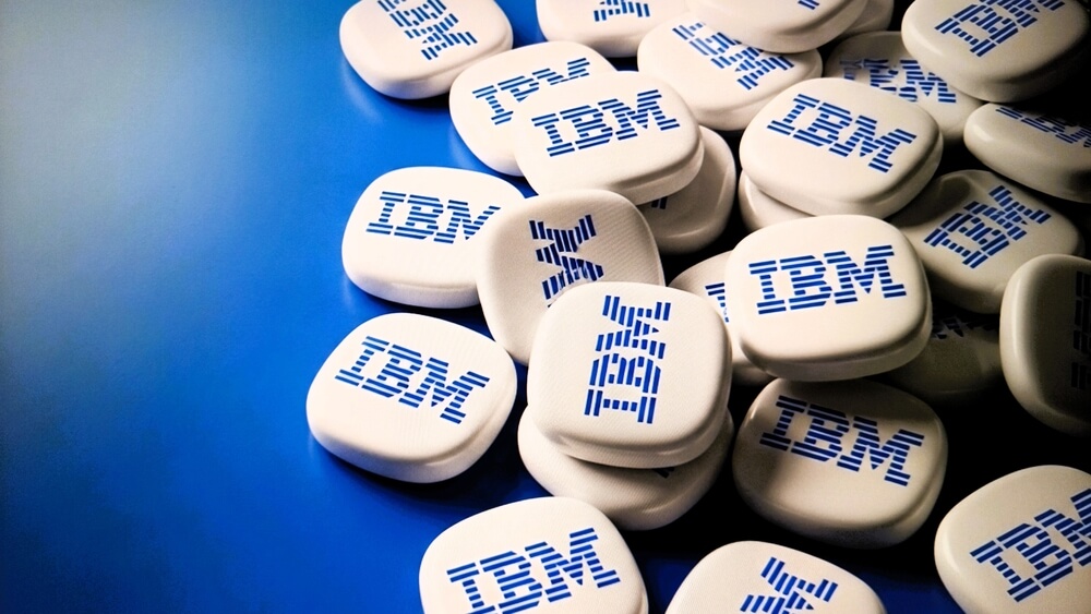 shutterstock_2691157387 logo ibm progettato dal graphic designer paul rand