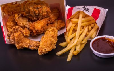 Pollo fritto a vita in cambio di un tatuaggio: la storia della KFC Tattoo Experience