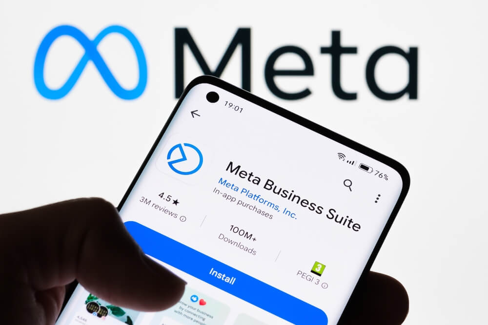 shutterstock_2505457363 app meta business suite su uno smartphone